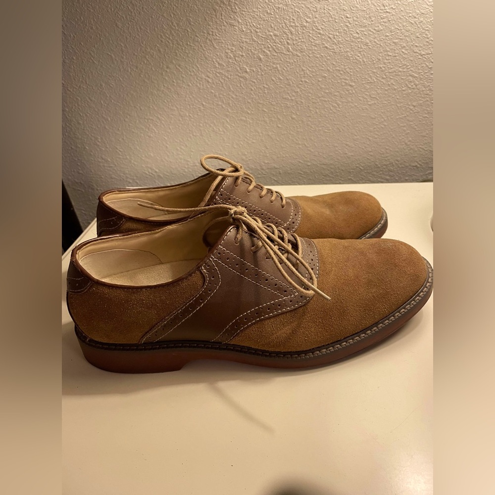 G.H. Bass & Co Men’s Oxford Shoes two-tone brown and beige. Suede/leather